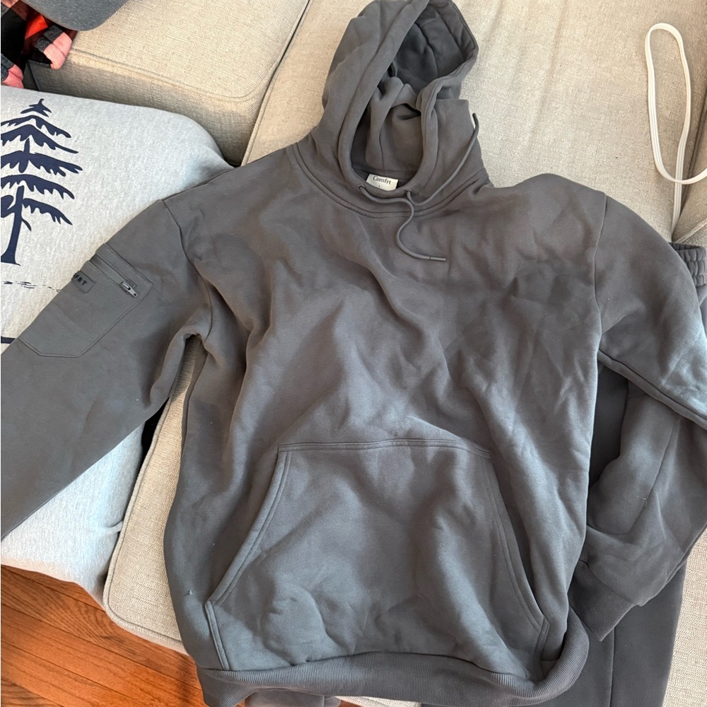 Comfort Airplane Mode Travel Sweatpants and Hoodie in Steel Grey